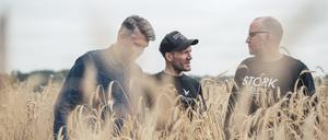 Sebastian Brack, Bastian Heuser und Steffen Lohr (v.l.n.r.) verwandeln Getreide in Flüssiggold.