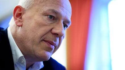 Berlins Regierender Bürgermeister Kai Wegner (CDU) will mit einer Bundesratsinitiative gegen Missbrauch beim möblierten Wohnen vorgehen. (Archivbild)