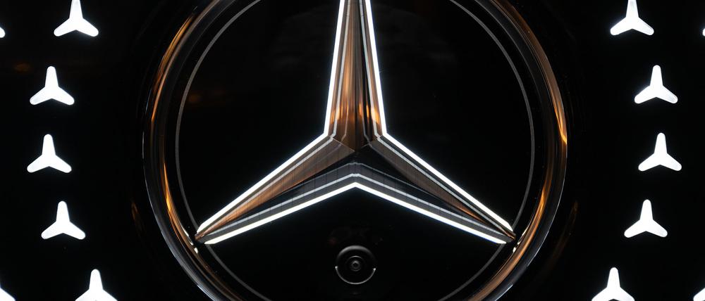 Zu Jahresbeginn musste Mercedes-Benz einen Gewinneinbruch hinnehmen. (Archivbild)