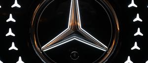 Zu Jahresbeginn musste Mercedes-Benz einen Gewinneinbruch hinnehmen. (Archivbild)