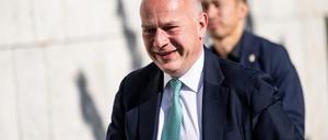 Kai Wegner (CDU), Regierender Bürgermeister von Berlin, kommt zur Präsidiumssitzung der CDU.