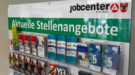 Die Frühjahrsbelebung am Arbeitsmarkt bleibt in Berlin aus. (Archivbild)
