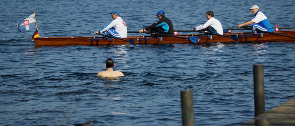 Die DRK-Wasserwacht ist bereit für Hilfseinsätze in der Sommersaison am Wannsee. (Archivbild)