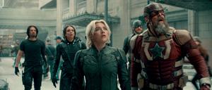 Gefahr von oben. Diesmal müssen Bucky Barnes (Sebastian Stan, v. li.), Ghost (Hannah John-Kamen), Yelena Belova (Florence Pugh), Captain America (Wyatt Russell) und Red Guardian (David Harbour) die Welt retten.