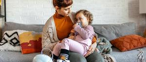 Sie fallen durchs Raster: Familien mit einem chronisch kranken Kind werden oft extrem belastet und verarmen manchmal sogar.