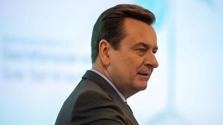 Munich Re Vorstandschef Joachim Wenning stellt die USA in eine Reihe mit China und Russland. (Archivbild)