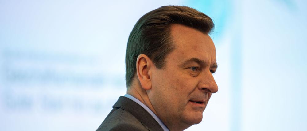 Munich Re Vorstandschef Joachim Wenning stellt die USA in eine Reihe mit China und Russland. (Archivbild)