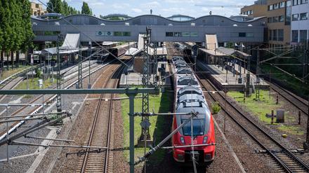 Der Hauptbahnhof in Potsdam ist einer der größten Bahnhöfe in Brandenburg. (Symbolbild)