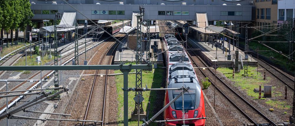 Der Hauptbahnhof in Potsdam ist einer der größten Bahnhöfe in Brandenburg. (Symbolbild)