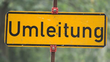 Die Sperrung der Brücke an der Wuhlheide ärgert vor allem Anwohnerinnen und Anwohner. (Symbolbild)