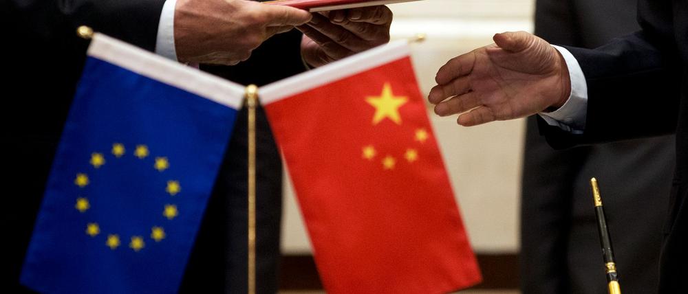 Annäherung nach Jahren des Streits? China hebt nach Angaben des Europäischen Parlaments Sanktionen auf.