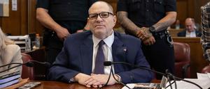 Harvey Weinstein erscheint während des Prozesses gegen ihn wegen Vergewaltigung und sexueller Nötigung in New York City. 