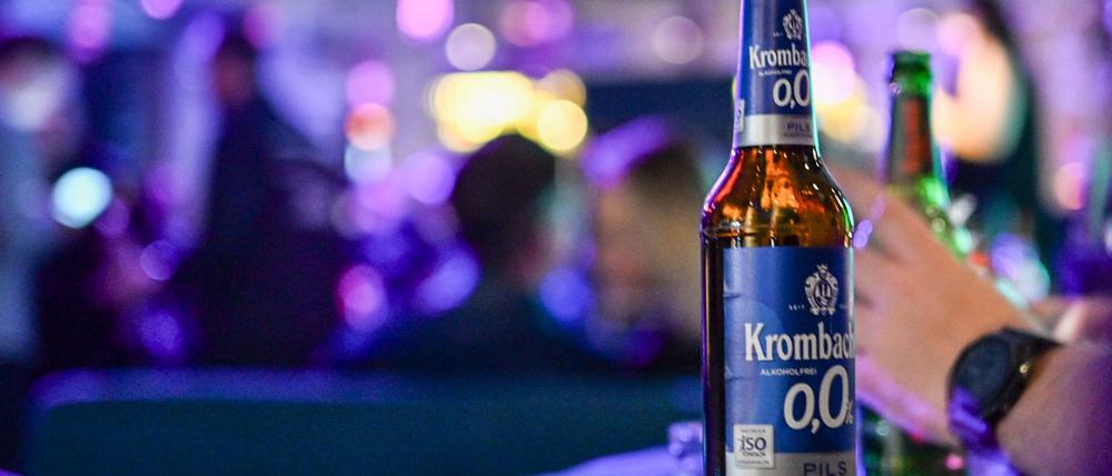 Alkoholfreies Bier liegt ohnehin im Trend, Partys ohne Alkohol passen dazu. (Symbolbild)