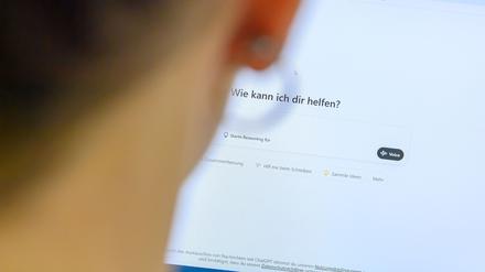 Nur 27 Prozent der Befragten aus Deutschland prüfen KI-generierte Texte, Bilder oder Übersetzungen. (Symbolbild)