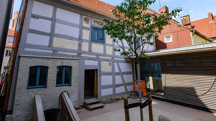 Das frisch sanierte Fachwerkhaus in Beeskow soll den Nachlass des Schriftstellers Günter de Bruyn beherbergen. Es ist Sitz der nach dem Autor benannten Stiftung.