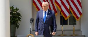 US-Präsident Donald Trump tritt am Weißen Haus auf.