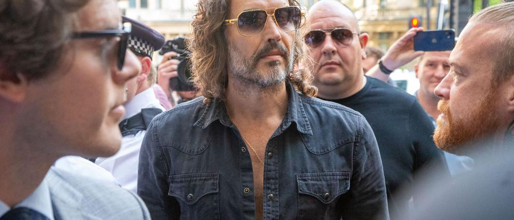 Der Auftritt von Russell Brand vor Gericht war schnell wieder vorbei.