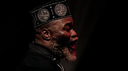 In der Zulu-Kultur seines Landes verankert. Der Pianist Nduduzo Makhathini. 