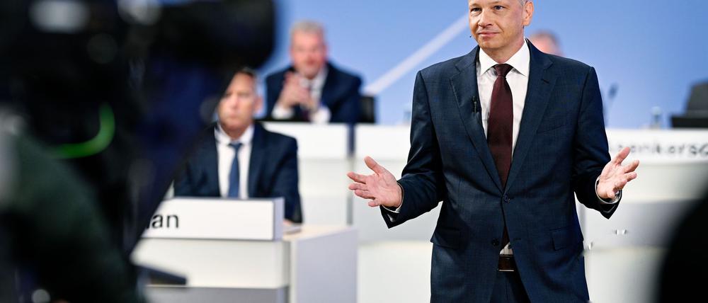 BASF-Vorstandschef stellt den Aktionären die Strategie des Chemiekonzerns vor.