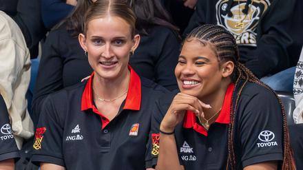 Die WNBA-Champions Leonie Fiebich (l.) und Nyara Sabally werden zum Auftakt der EM-Vorbereitung fehlen.