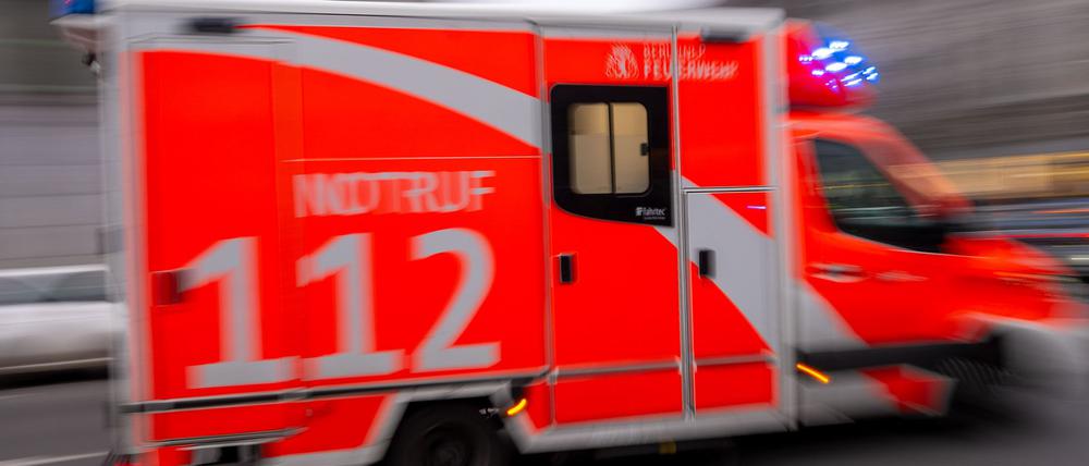 Feuerwehr und Rettungsdienst waren mit rund 50 Kräften im Einsatz. (Illustration)