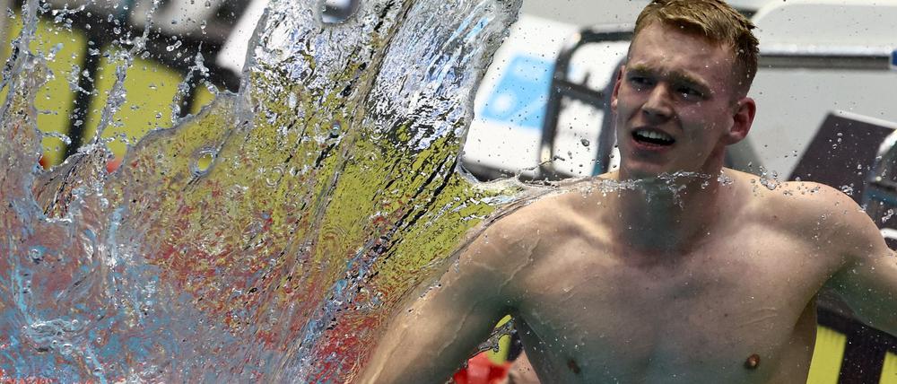 Sven Schwarz jubelt nach seinem Europarekord.