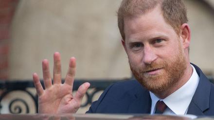 Scheint einen Schritt auf seine Familie zuzugehen: Prinz Harry. 