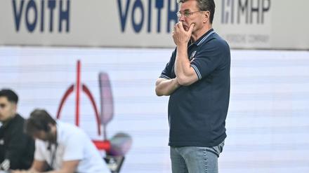 Dieter Hecking bleibt auch im Abstiegsfall.