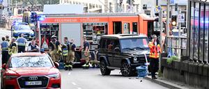 Ein Mann fuhr am Freitag in eine Menschengruppe in Stuttgart.