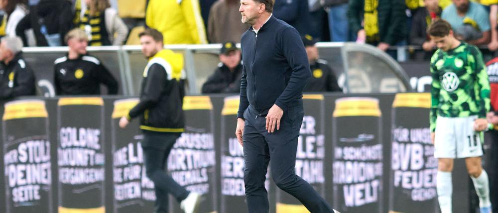 Wolfsburgs Trainer Hasenhüttl muss im Sommer wohl gehen.