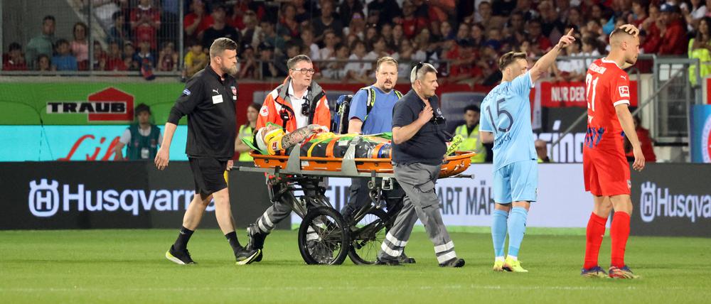 Heidenheims Torwart Kevin Müller war am Freitagabend zwischenzeitlich bewusstlos.