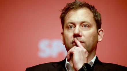 Lars Klingbeil, Bundesvorsitzender der SPD, stellt sich während der Dialogkonferenz zum SPD-Mitgliedervotum den Fragen der Teilnehmer (Symbolbild).