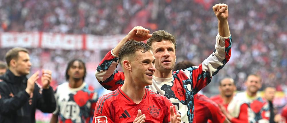 Der FC Bayern ist Meister, die Bierdusche gab es allerdings erst mit Verspätung auf der Couch.