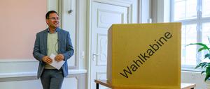 Der SPD-Kandidat Christian Hartphiel hat die Stichwahl um das Bürgermeisteramt gewonnen.