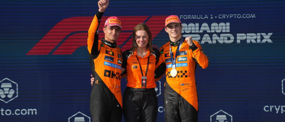 Oscar Piastri (R) gewinnt sein viertes Rennen in diesem Jahr.