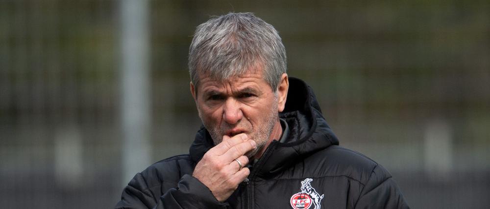 Friedhelm Funkel soll den 1. FC Köln zum Aufstieg führen. 