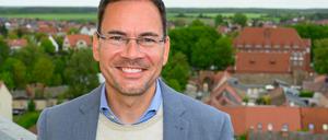 Christian Hartphiel (SPD) setzte sich bei der Bürgermeisterwahl in Templin in der Uckermark gegen den AfD-Bewerber durch. 
