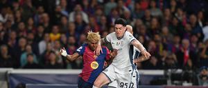 Alessandro Bastoni (rechts) bekommt es gegen Barcelona mit Supertalent Lamine Yamal zu tun.