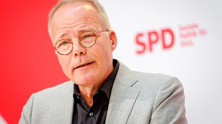 Der SPD-Fraktionsvorsitzende Matthias Miersch gibt ein Statement.