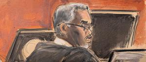 Zum Prozessauftakt trug Sean Combs eine Lesebrille und schlichte Kleidung, nachdem der Richter ihm zuvor ausdrücklich genehmigt hatte, nicht in Gefängniskleidung erscheinen zu müssen.