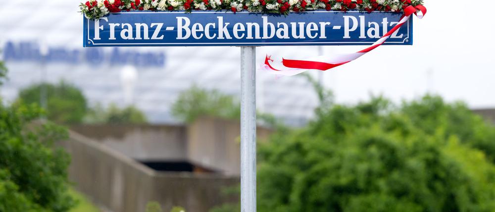 Franz Beckenbauer hat nun auch seinen eigenen Platz bekommen.