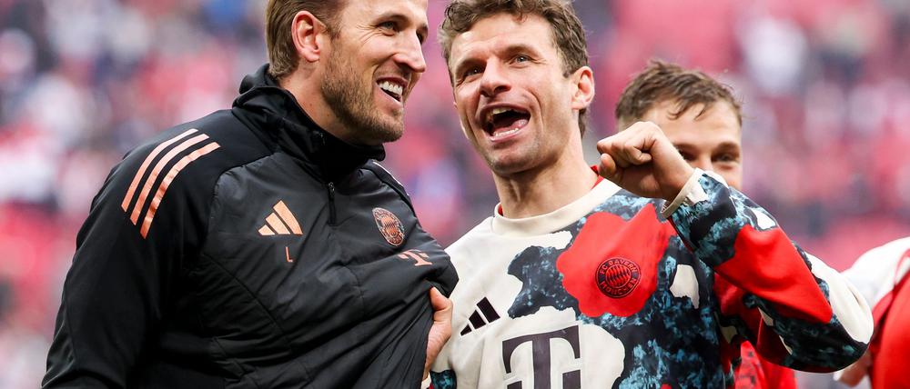 Harry Kane und Thomas Müller freuen sich nach ihrer ersten Meisterfeier auf ein weiteres besonderes Wochenende.