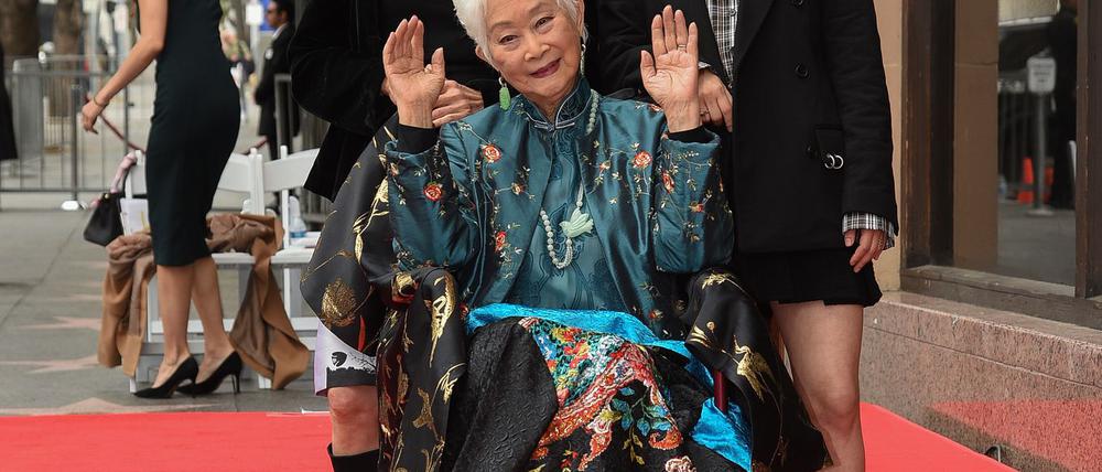 Die 98-Jährige ist die älteste Empfängerin einer Sternenplakette.