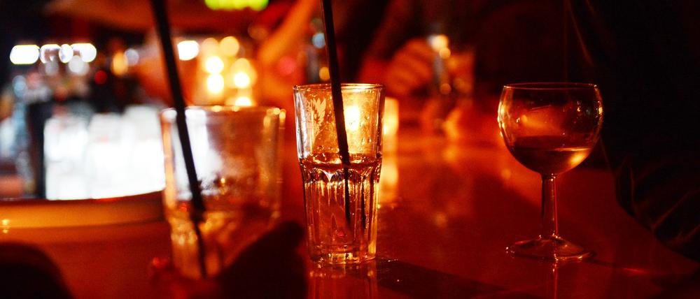 Expertin warnt: K.-o.-Tropfen und hochkonzentrierter Alkohol werden heimlich auch im Bekanntenkreis verabreicht. (Symbolbild)