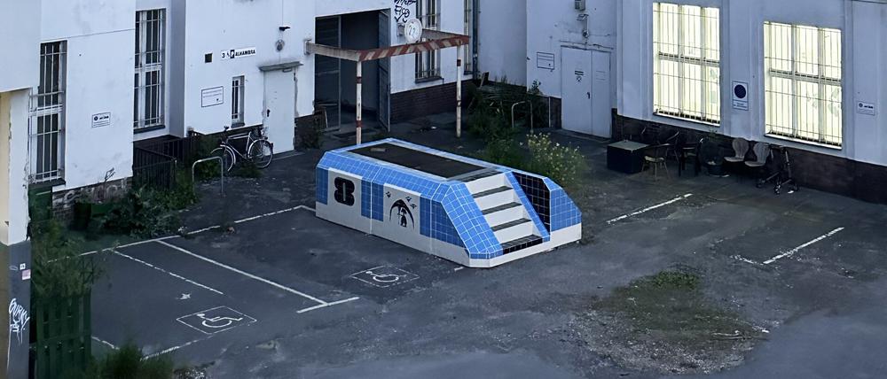 Die Kunstinstallation in Kiew. Geht es hier mit der U-Bahn nach Berlin?