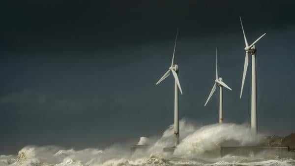 Über 60 Prozent der bereits gefährdeten Windparks in Asien und Europa liegen in Regionen, in denen die maximalen Windgeschwindigkeiten weiter steigen.
