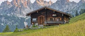 In diese Berghütte möchte jeder Wanderer sofort einkehren.