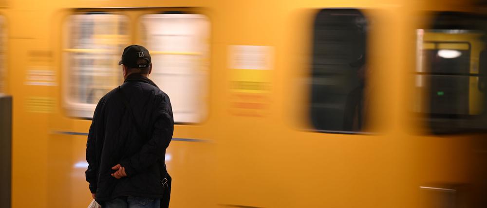 Mithilfe von Wegedaten der Fahrgäste will die BVG Erkenntnisse über die Nutzung ihres Angebots sammeln. (Archivbild)