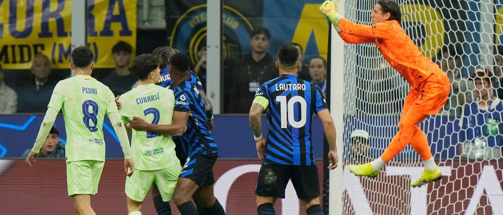 Inter-Torwart Yann Sommer (r.) zeigte gegen Barcelona eine starke Leistung.