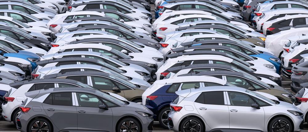 Die deutsche Industrie hat mehr Aufträge bekommen - auch im Autobau (Archivbild)